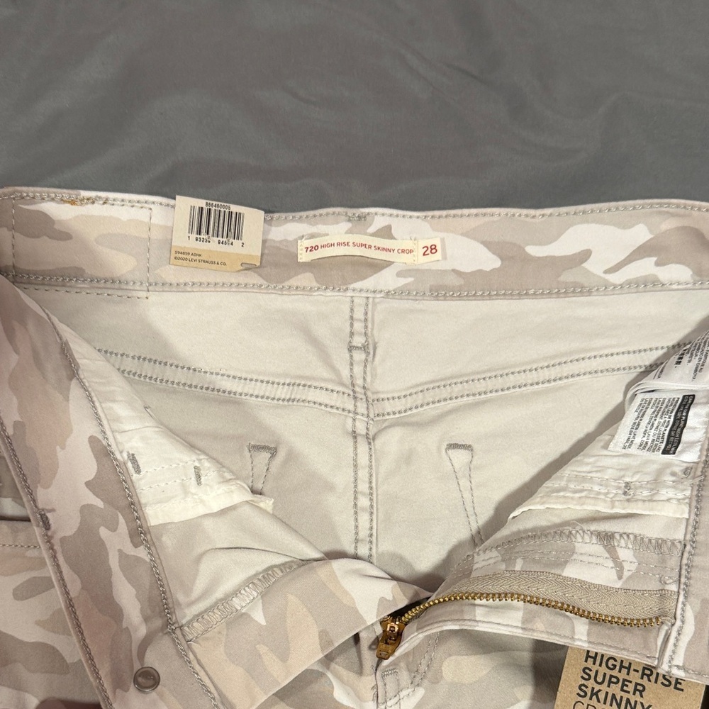 Levi's Beige Camo Pants - Picture 11 of 11